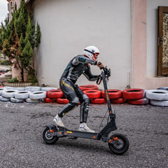 Hulajnoga elektryczna KuKirin G4 - nowoczesny design i aerodynamiczny kształt dla efektywnej jazd