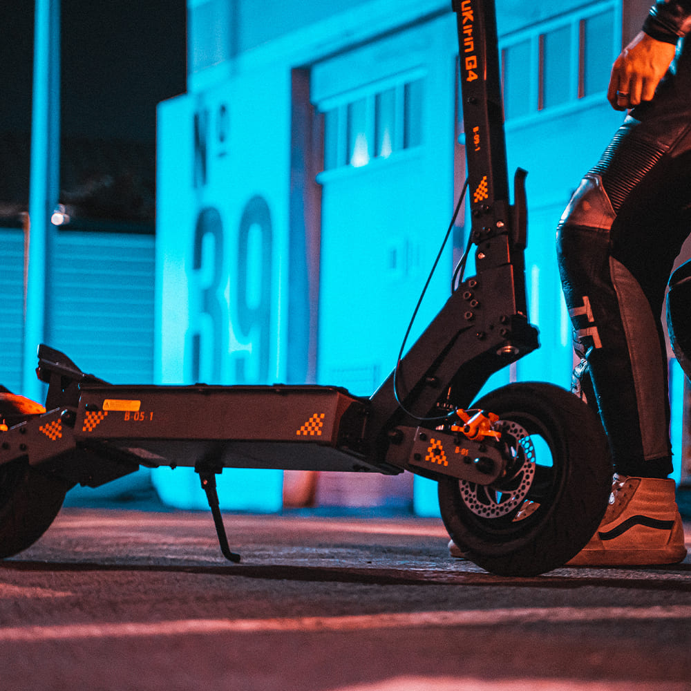 Hulajnoga Elektryczna KuKirin G4 2025 | Prędkość Maksymalna 70KM/H | Zasięg 75KM | 2000 Wh