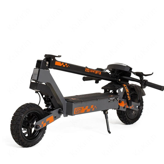 KuKirin G2 w pozycji złożonej - demonstracja łatwości transportu i przechowywania